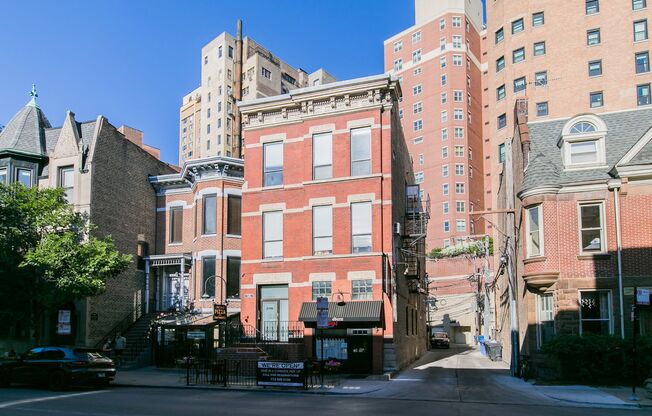 2119 N CLARK ST BUILDING
