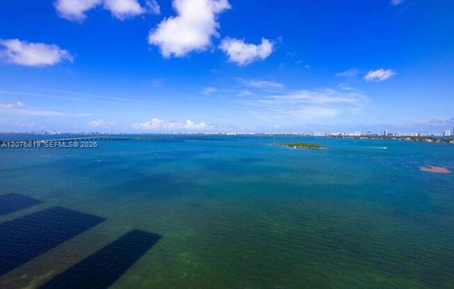 725 NE 22nd St cu-PH2A, Miami, FL 33137