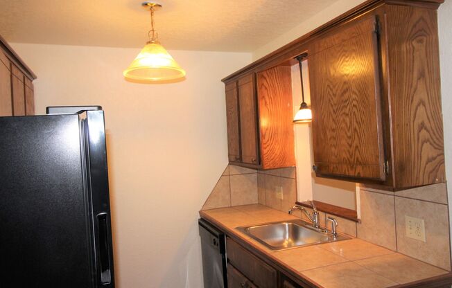 2 beds, 1 bath, 850 sqft, $850, Unit 10B