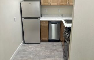 Newly Remodeled Studio in Alamo Square. All New Appliances**Hardwood**Laundry**Open Sunday, 12-1**