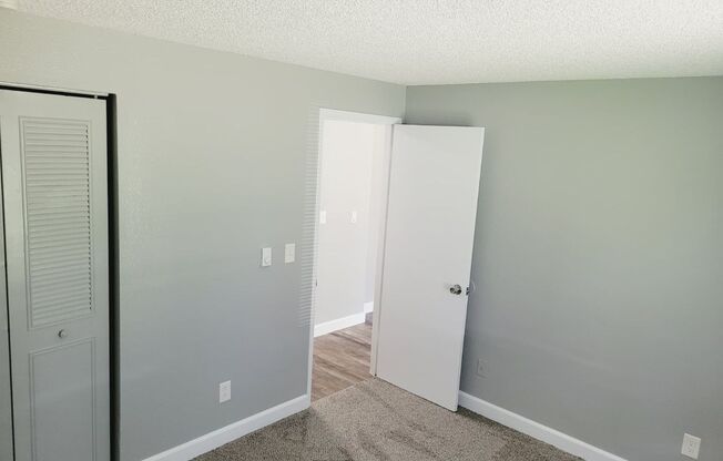 2 beds, 1 bath, 695 sqft, $1,250, Unit 505 E4