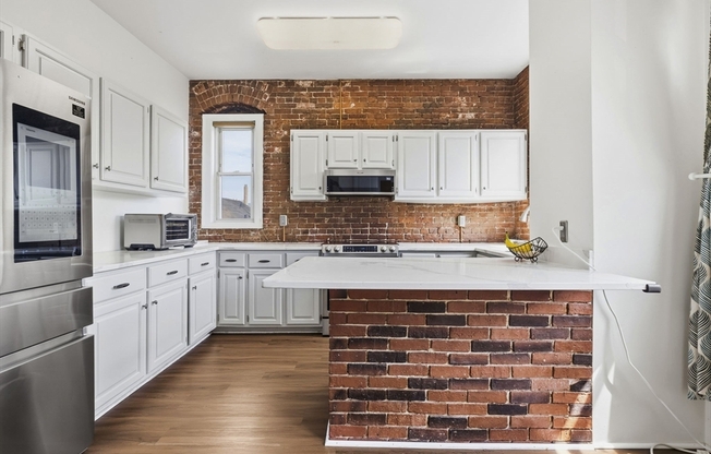 39 KENT ST