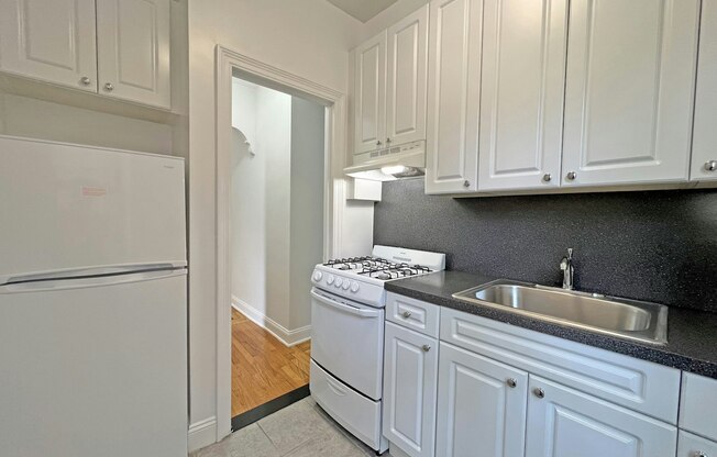 Studio, 1 bath, $2,650, Unit 2G