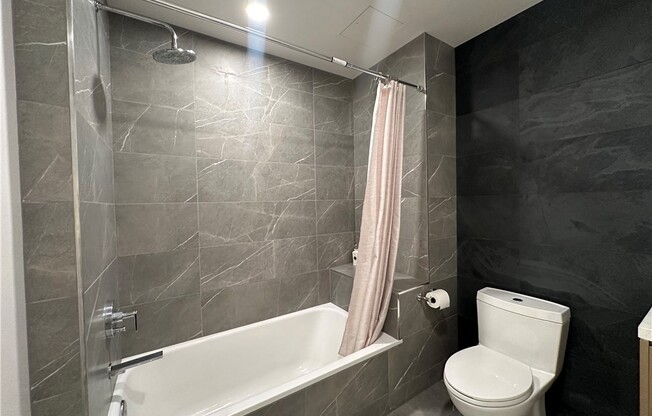 1 bed, 1 bath, 597 sqft, $2,000, Unit 1002