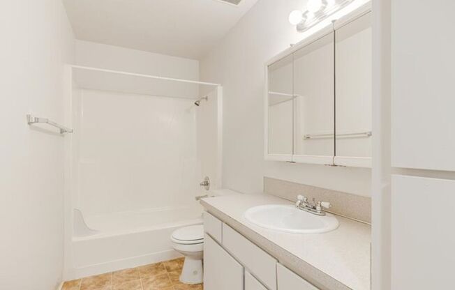 1 bed, 1 bath, 788 sqft, $1,400, Unit 702