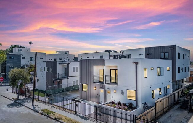 1156 W 38 ST