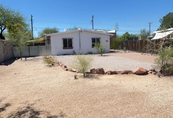 Close to University of Arizona