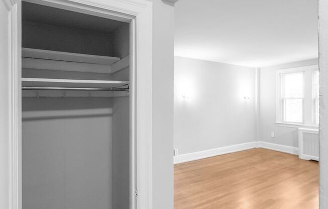 2 beds, 1 bath, 902 sqft, $2,300, Unit 210A