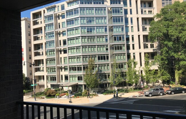 Studio, 1 bath, 440 sqft, $2,432, Unit 0332