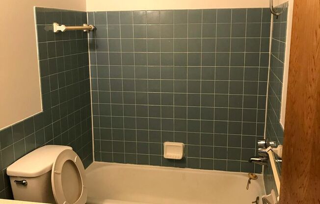 1 bed, 1 bath, 650 sqft, $999, Unit 1220-052