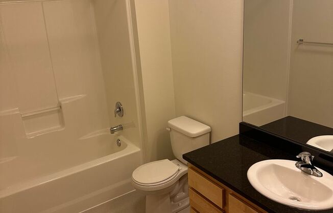 2 beds, 2 baths, 1,000 sqft, $1,595, Unit 314