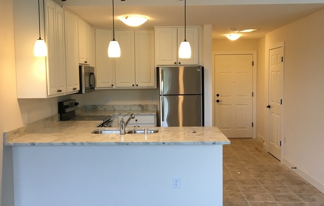1 bed, 1.5 baths, 845 sqft, $1,650, Unit 180-305