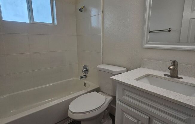 2 beds, 1 bath, 850 sqft, $1,295, Unit 03