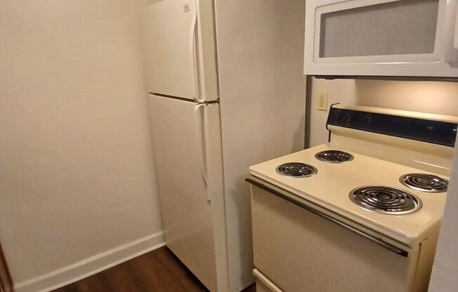 1 bed, 1 bath, 600 sqft, $850, Unit 58-09