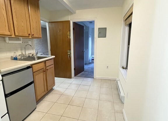 Studio, 1 bath, 325 sqft, $2,050, Unit 2