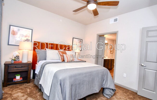 2 beds, 2 baths, 985 sqft, $1,300, Unit 2304 B1