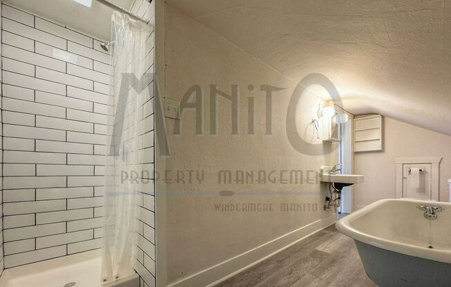 2 beds, 1 bath, 1,146 sqft, $1,425, Unit 1203 E Mission Avenue, Unit B