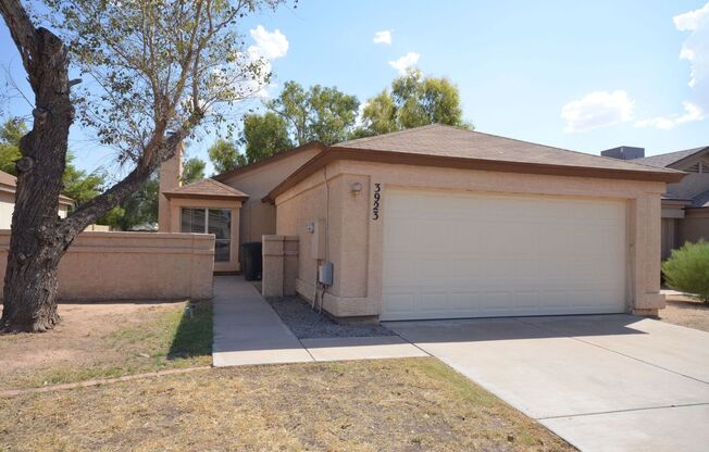 BEAUTIFUL, SPACIOUS 2 BED AND 2 BATH HOME IN CHANDLER