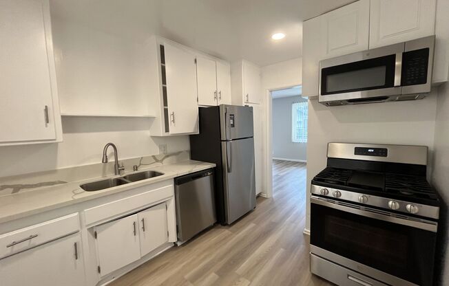 Studio, 1 bath, 595 sqft, $1,598, Unit 22