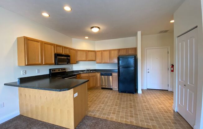 1 bed, 1 bath, 775 sqft, $900, Unit Apt. E