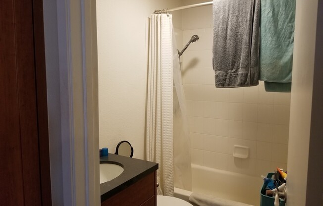 Studio, 1 bath, 480 sqft, $1,895, Unit 75-63