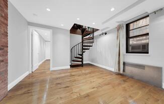124 E 91 ST