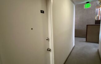 Studio, 1 bath, 563 sqft, $875, Unit Unit 304