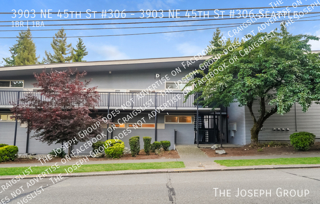 3903 NE 45 ST