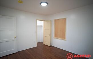 3 beds, 1 bath, $2,100