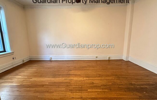 Spacious 1 Bedroom Lakes Uptown Apartment, Blocks from Both Lakes, Hardwood Floors, One Month Free