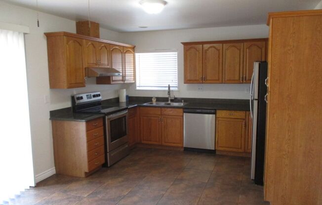 Newark Home is in perfect area for commuting, & near everything!