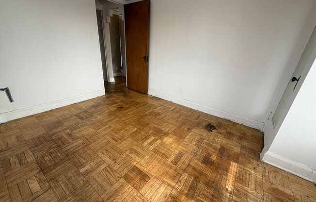 2 beds, 1 bath, $1,295, Unit 410