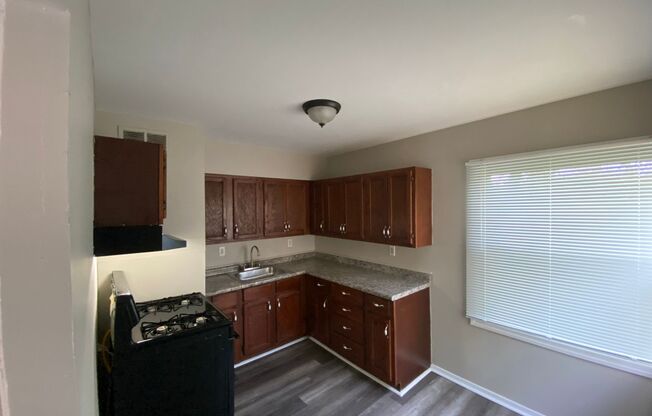 3 beds, 1 bath, $1,150