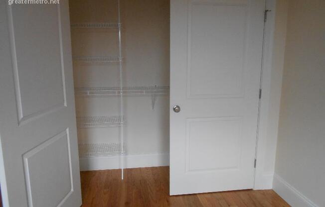 20 LOCUST ST