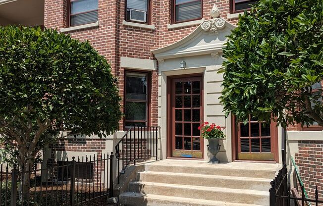 September 1 Brighton Cleveland Circle 2 bedroom for 9/1!