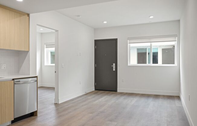 3 beds, 3 baths, 938 sqft, $3,441, Unit 208