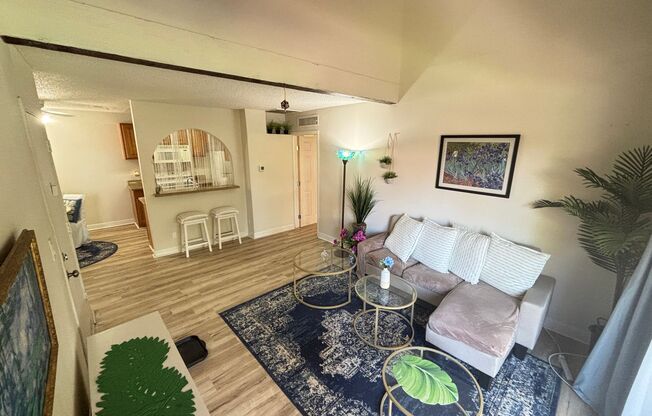 Fully Furnished 1Bed/1Bath Condo in Central Las Vegas Near UNLV