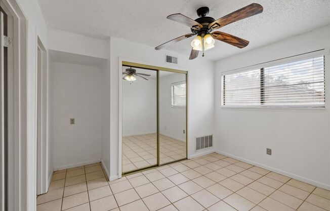 1 bed, 1 bath, $999, Unit 262