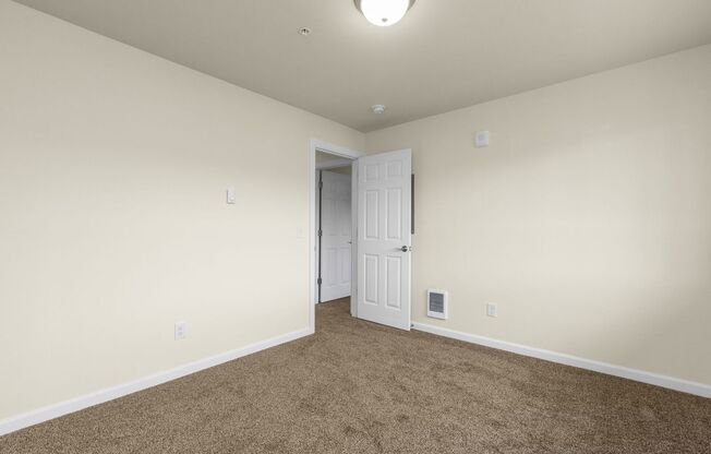 2 beds, 1.5 baths, 864 sqft, $1,750, Unit C5