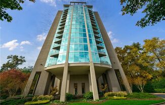 1 bdrm, 1 bath condo with large private patio. Pool and gym on site!