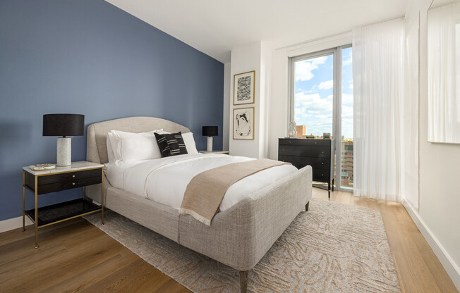 2 beds, 1 bath, $6,380, Unit 17J