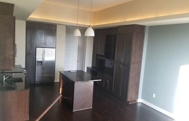 1 bed, 1 bath, 828 sqft, $3,270, Unit 1919