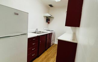 2 beds, 1 bath, $1,200, Unit 4