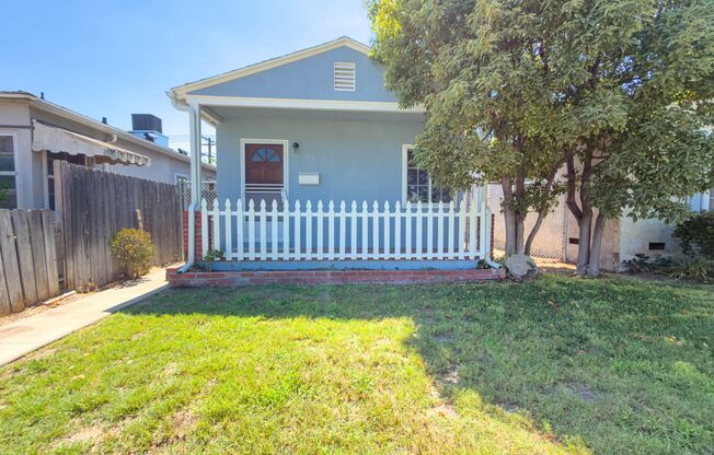4114 W Victory Blvd