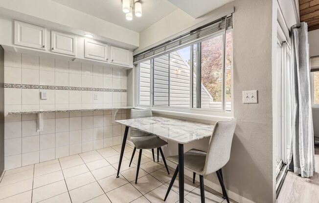 1 bed, 1 bath, $1,700, Unit # B