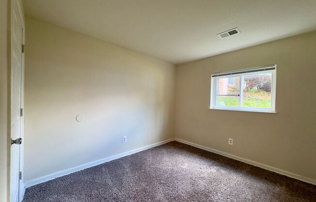 2 beds, 1 bath, $1,249, Unit 3522-A