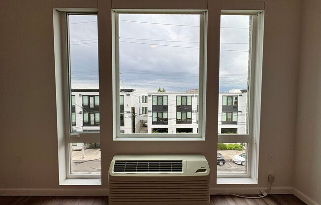 1 bed, 1 bath, 589 sqft, $1,675, Unit 304