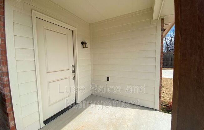 303 E Himes St Unit 1