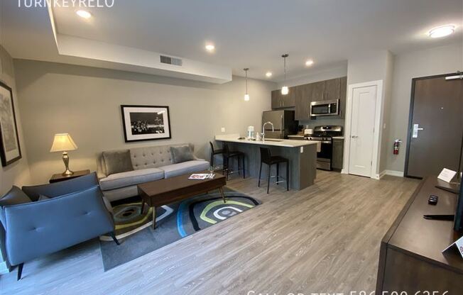 2115 E BIG BEAVER RD