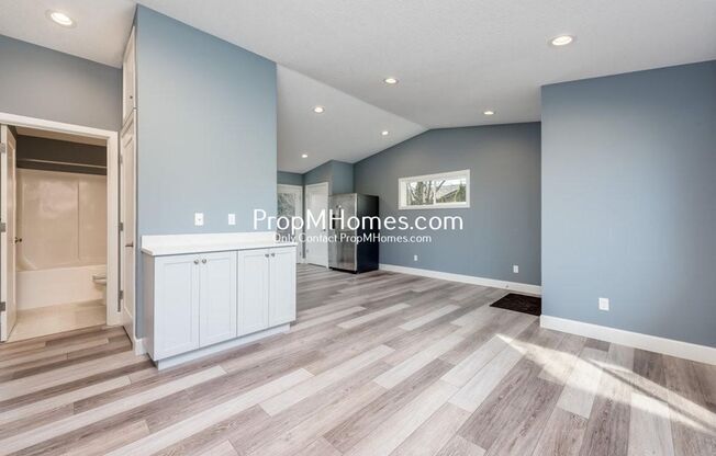 Updated & Charming Cottage in Oregon City!